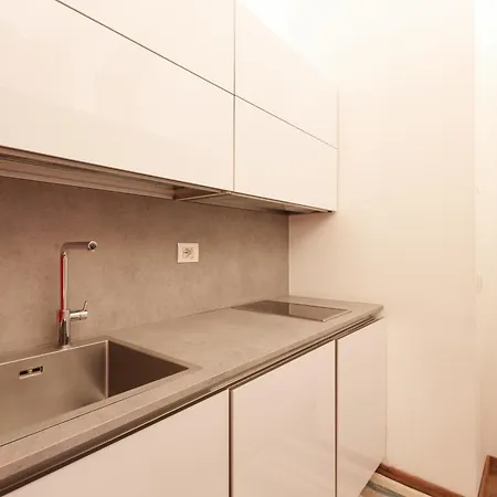 Guesthost - Modern 280m From Arco Della Pace! * Milan
