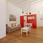 Guesthost - Modern 280m From Arco Della Pace! Lägenhet