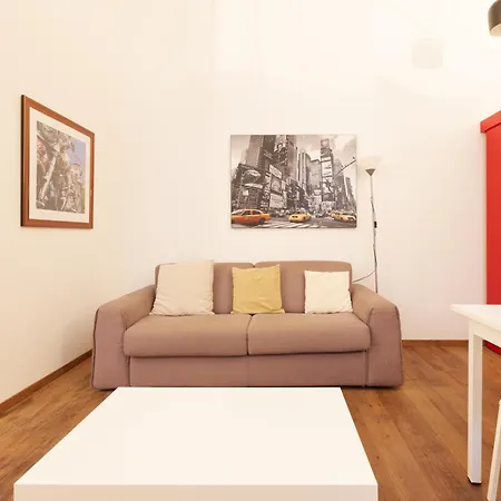 Lägenhet Guesthost - Modern 280m From Arco Della Pace!