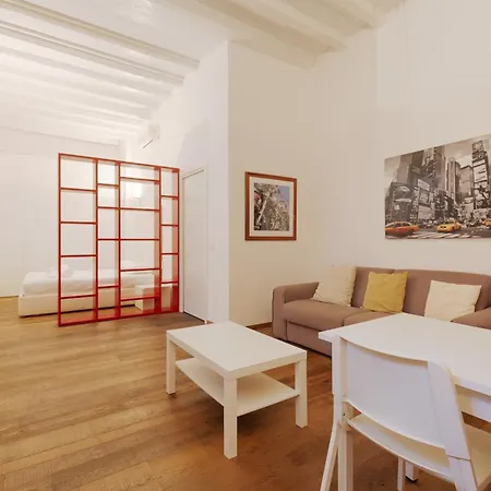Guesthost - Modern 280m From Arco Della Pace!