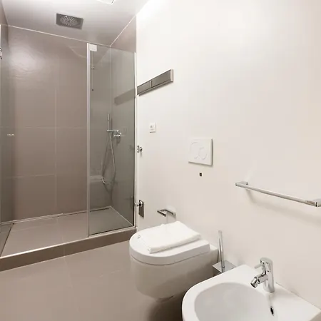 Apartament Guesthost - Modern 280m From Arco Della Pace!