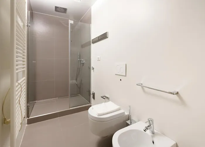 Apartament Guesthost - Modern 280m From Arco Della Pace!