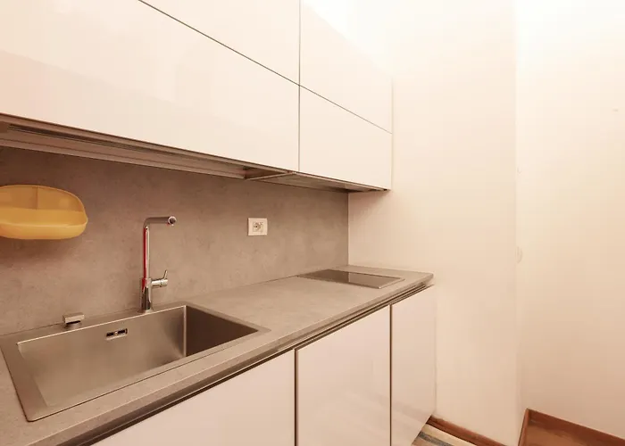 Guesthost - Modern 280m From Arco Della Pace! * Mediolan