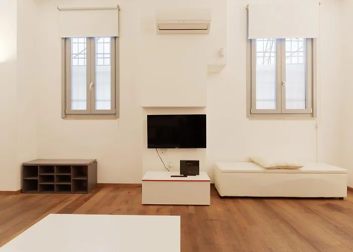 Apartament Guesthost - Modern 280m From Arco Della Pace! Mediolan